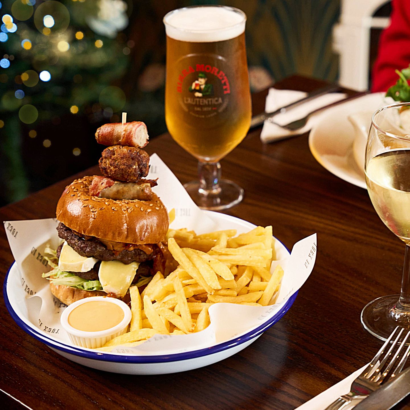 Festive Lunch & Dinner at The Ladygrove in Didcot